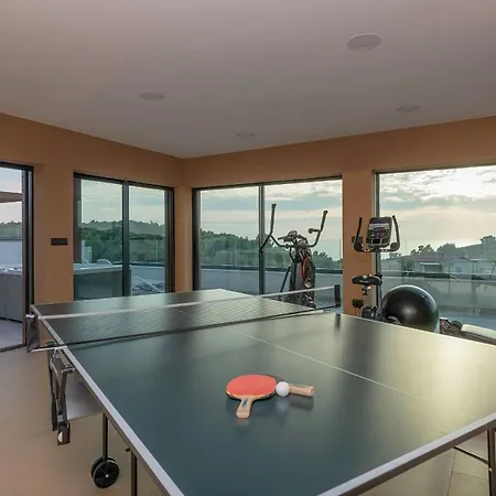 Eligo Mit 2 Whirlpools, Meerblick, Pool Und Fitnessraum * Premantura