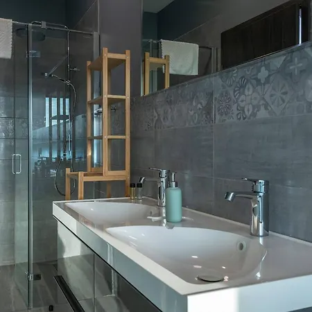 Villa Eligo Mit 2 Whirlpools, Meerblick, Pool Und Fitnessraum
