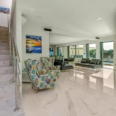 Villa Eligo Mit 2 Whirlpools, Meerblick, Pool Und Fitnessraum *