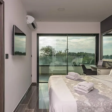 Villa Eligo Mit 2 Whirlpools, Meerblick, Pool Und Fitnessraum