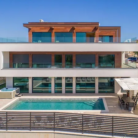 Eligo Mit 2 Whirlpools, Meerblick, Pool Und Fitnessraum Villa