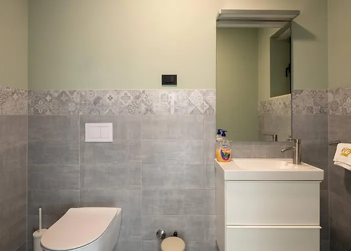 Eligo Mit 2 Whirlpools, Meerblick, Pool Und Fitnessraum * Premantura