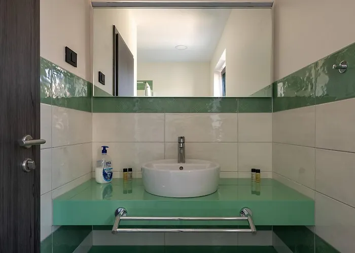 Villa Eligo Mit 2 Whirlpools, Meerblick, Pool Und Fitnessraum *